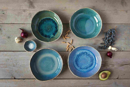 Ceramic pasta bowls in different colours