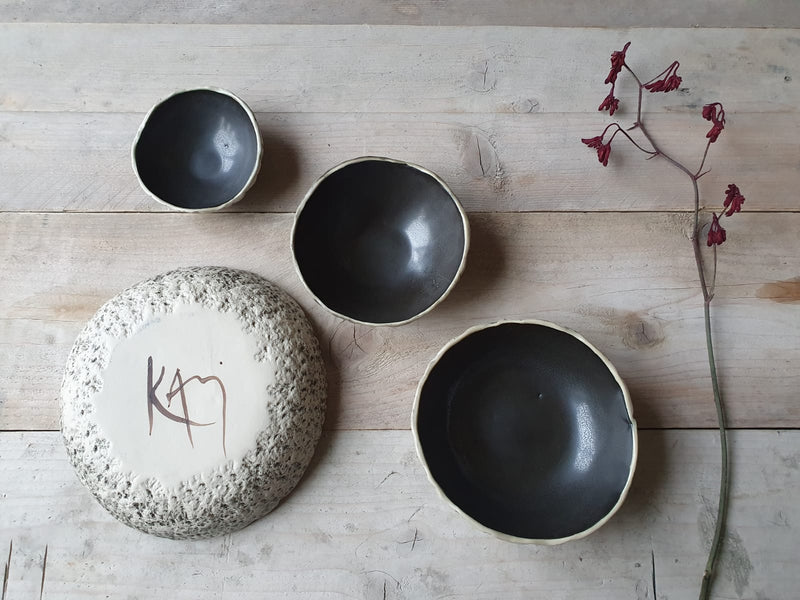pottery bowls in black with discount